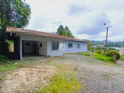 Casa com 4 Quartos à venda, 200m² no Primeiro de Maio, Brusque