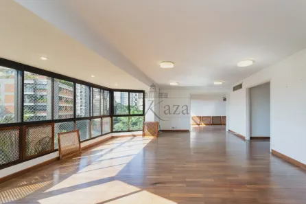 Apartamento com 3 Quartos à venda, 207m² no Vila Nova Conceição, São Paulo