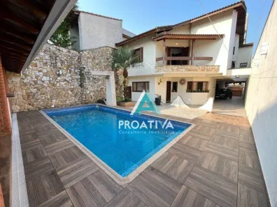 Sobrado com 4 Quartos para alugar, 495m² no Jardim, Santo André