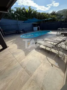 Casa de Condomínio com 5 Quartos para alugar, 400m² no Ariribá, Balneário Camboriú