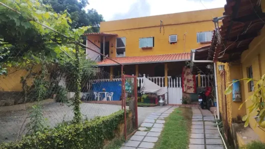 Casa com 3 Quartos à venda, 360m² no São Mateus, Contagem