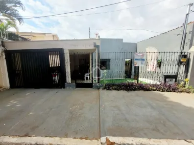 Casa com 4 Quartos à venda, 196m² no Amambaí, Campo Grande