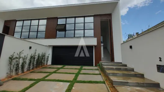 Sobrado com 3 Quartos à venda, 195m² no América, Joinville