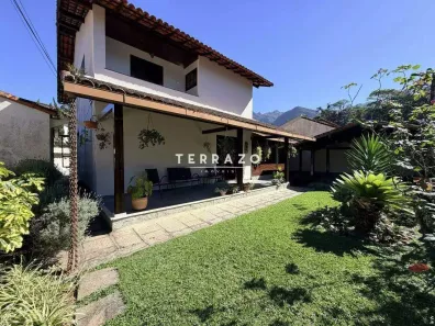 Casa com 3 Quartos à venda, 239m² no Carlos Guinle, Teresópolis