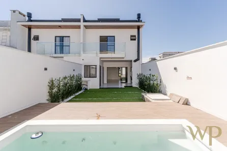 Casa com 3 Quartos à venda, 157m² no Jardim Sofia, Joinville
