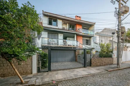 Casa com 4 Quartos à venda, 261m² no Medianeira, Porto Alegre