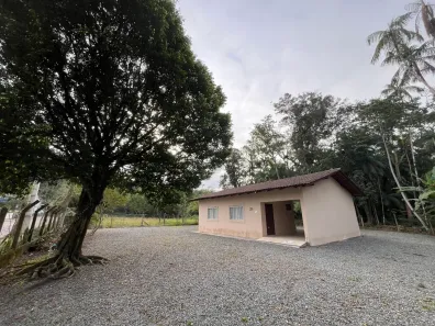 Casa com 2 Quartos para alugar, 70m² no São Marcos, Joinville