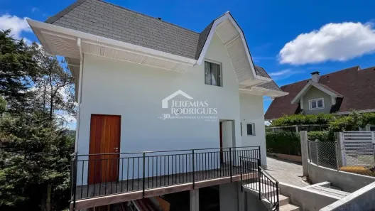 Casa com 3 Quartos à venda, 300m² no Jardim Primavera, Campos do Jordão