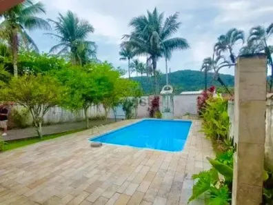 Casa com 5 Quartos para alugar, 250m² no Guaiúba, Guarujá