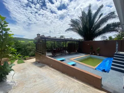 Fazenda/Sítio com 4 Quartos à venda, 300m² no Distrito Industrial, Uberlândia