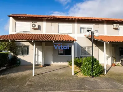 Casa de Condomínio com 2 Quartos à venda, 79m² no Fátima, Canoas