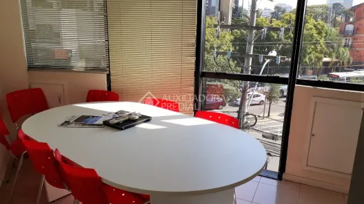 Sala Comercial à venda, 108m² no Rio Branco, Porto Alegre
