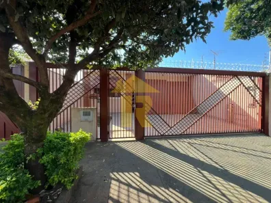 Casa com 3 Quartos à venda, 132m² no Jardim Caparroz, São José do Rio Preto