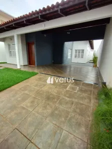 Casa com 3 Quartos para alugar, 250m² no Jardim Inconfidência, Uberlândia