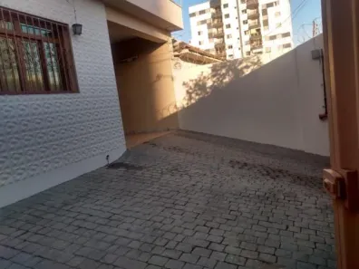 Casa com 3 Quartos à venda, 220m² no Martins, Uberlândia
