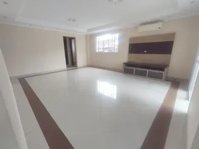 Sobrado com 3 Quartos à venda, 170m² no Campo Grande, Santos