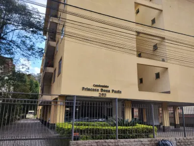 Apartamento com 2 Quartos para alugar, 65m² no Corrêas, Petrópolis