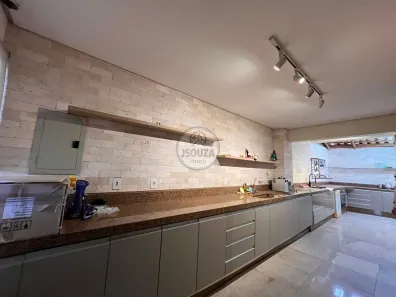 Sobrado com 3 Quartos à venda, 233m² no Jardim Goiás, Goiânia