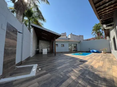 Casa com 4 Quartos à venda, 129m² no Parque Acalanto, Goiânia