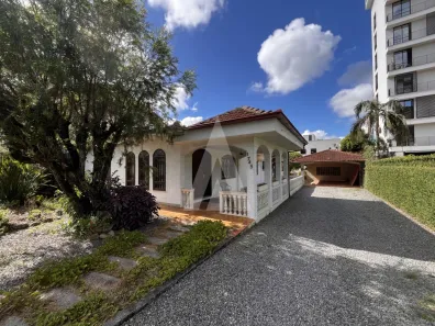 Prédio Comercial com 3 Quartos para alugar, 294m² no Glória, Joinville
