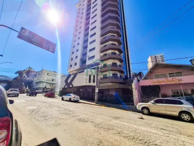 Apartamento com 4 Quartos para alugar, 220m² no Centro, Poços de Caldas