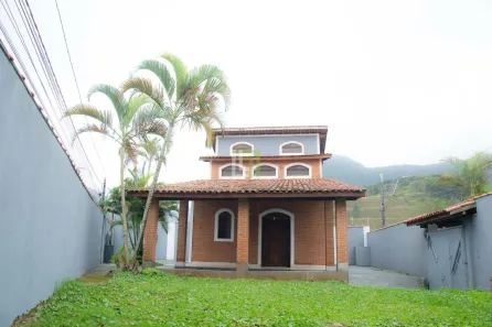 Sobrado com 4 Quartos à venda, 114m² no Martim de Sá, Caraguatatuba