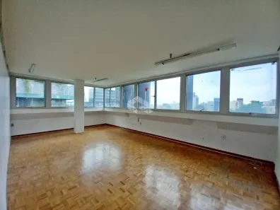 Sala Comercial à venda, 47m² no São João, Porto Alegre