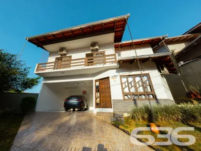 Sobrado com 4 Quartos à venda, 183m² no Saguaçu, Joinville