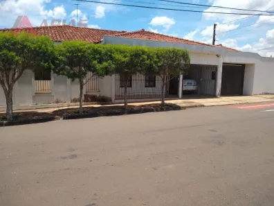 Casa com 3 Quartos à venda, 183m² no Jardim Centenário, São Carlos