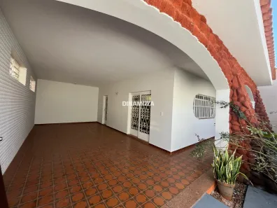 Casa com 3 Quartos para alugar, 235m² no Nossa Senhora da Abadia, Uberaba