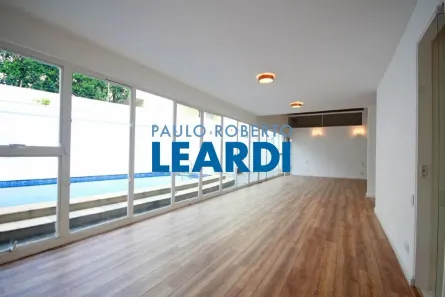 Sobrado com 3 Quartos à venda, 356m² no Vila Madalena, São Paulo