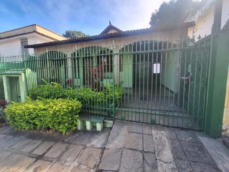 Casa com 4 quartos — Barroca, Belo Horizonte
