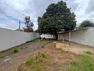 Lote/Terreno à venda, 360m² no Vigilato Pereira, Uberlândia