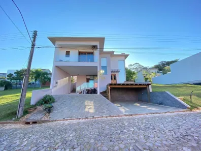 Casa de Condomínio com 3 Quartos à venda, 270m² no Jansen, Gravataí