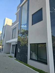 Sobrado com 3 Quartos à venda, 130m² no Campo Comprido, Curitiba