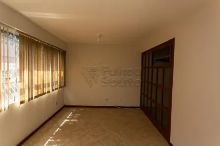Sala Comercial para alugar, 34m² no Centro, Pelotas