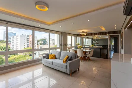 Apartamento com 3 Quartos para alugar, 130m² no Passo da Areia, Porto Alegre