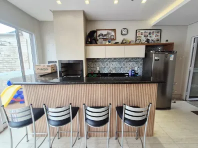 Sobrado com 4 Quartos à venda, 218m² no Setor Jaó, Goiânia