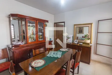 Casa com 4 Quartos à venda, 200m² no Sagrada Família, Belo Horizonte