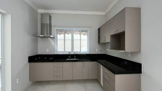 Casa de Condomínio com 3 Quartos para alugar, 175m² no Residencial Lagos D'Icaraí, Salto