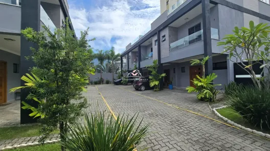 Casa de Condomínio com 2 Quartos à venda, 97m² no Jardim do Sol, Caraguatatuba