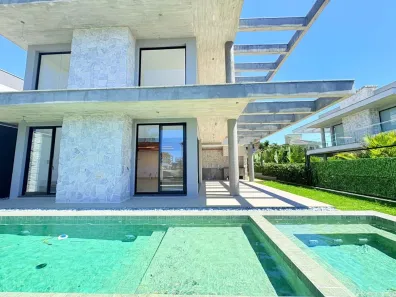 Casa de Condomínio com 4 Quartos à venda, 333m² no Campeche, Florianópolis