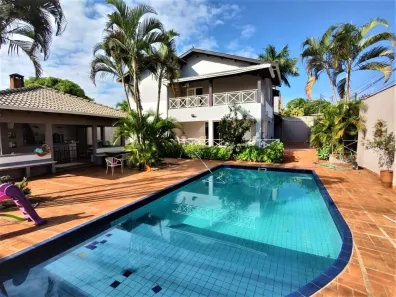 Sobrado com 4 Quartos à venda, 370m² no Parque Residencial Alcântara, Londrina