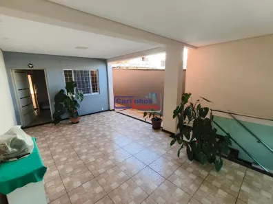 Casa com 3 Quartos à venda, 30m² no São Mateus, Contagem