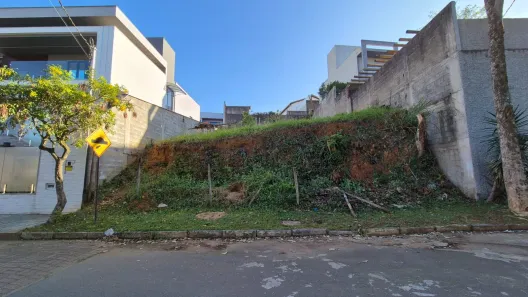 Lote/Terreno à venda, 338m² no São Pedro, Juiz de Fora