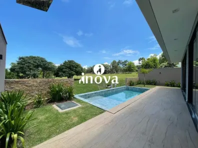 Casa de Condomínio com 3 Quartos à venda, 271m² no Jockey Park, Uberaba