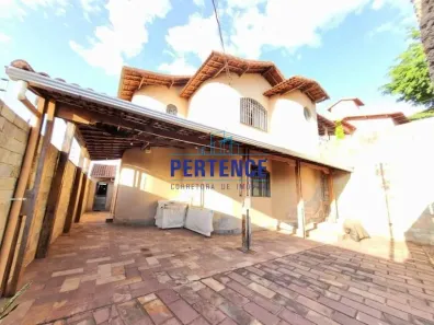 Casa com 4 Quartos à venda, 250m² no Ipiranga, Belo Horizonte