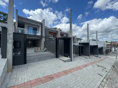 Sobrado com 3 Quartos à venda, 143m² no Bom Retiro, Joinville