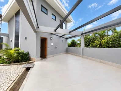 Casa de Condomínio com 4 Quartos à venda, 219m² no Golfe, Teresópolis