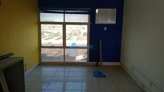 Sala Comercial para alugar, 27m² no Penha Circular, Rio de Janeiro